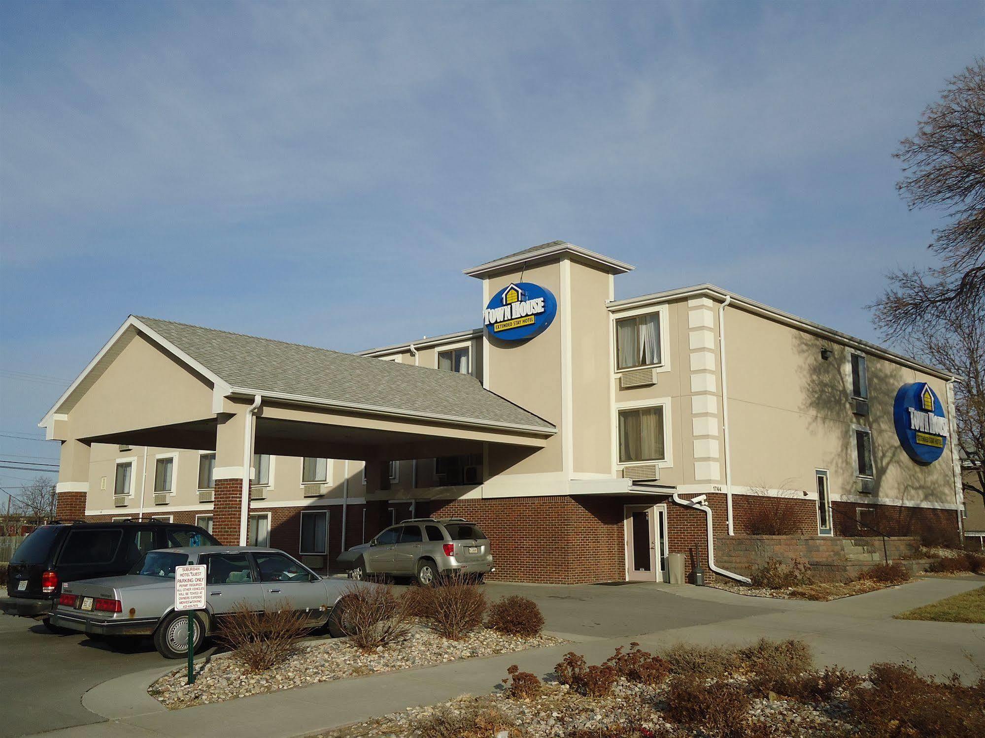 Townhouse Extended Stay Hotel Downtown Lincoln Exterior photo